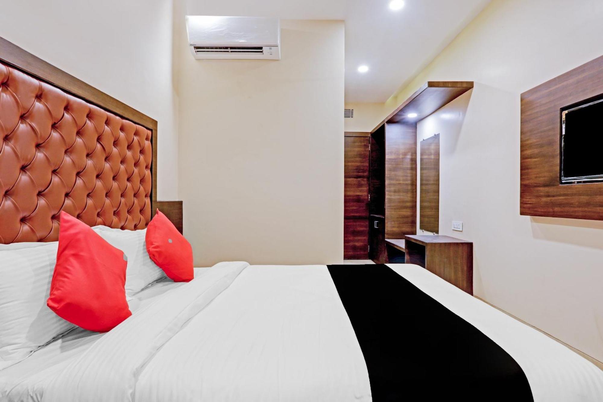 Capital O 80951 Hotel Vertigo Suite มุมไบ ภายนอก รูปภาพ