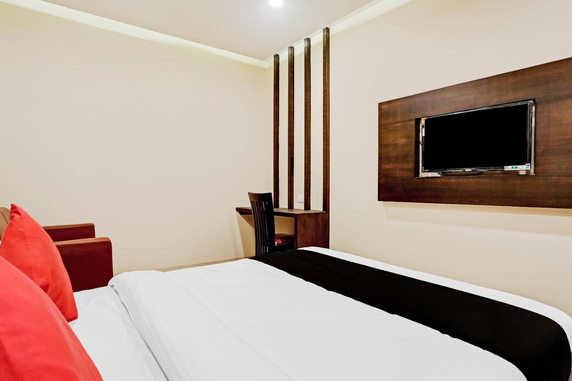 Capital O 80951 Hotel Vertigo Suite มุมไบ ภายนอก รูปภาพ