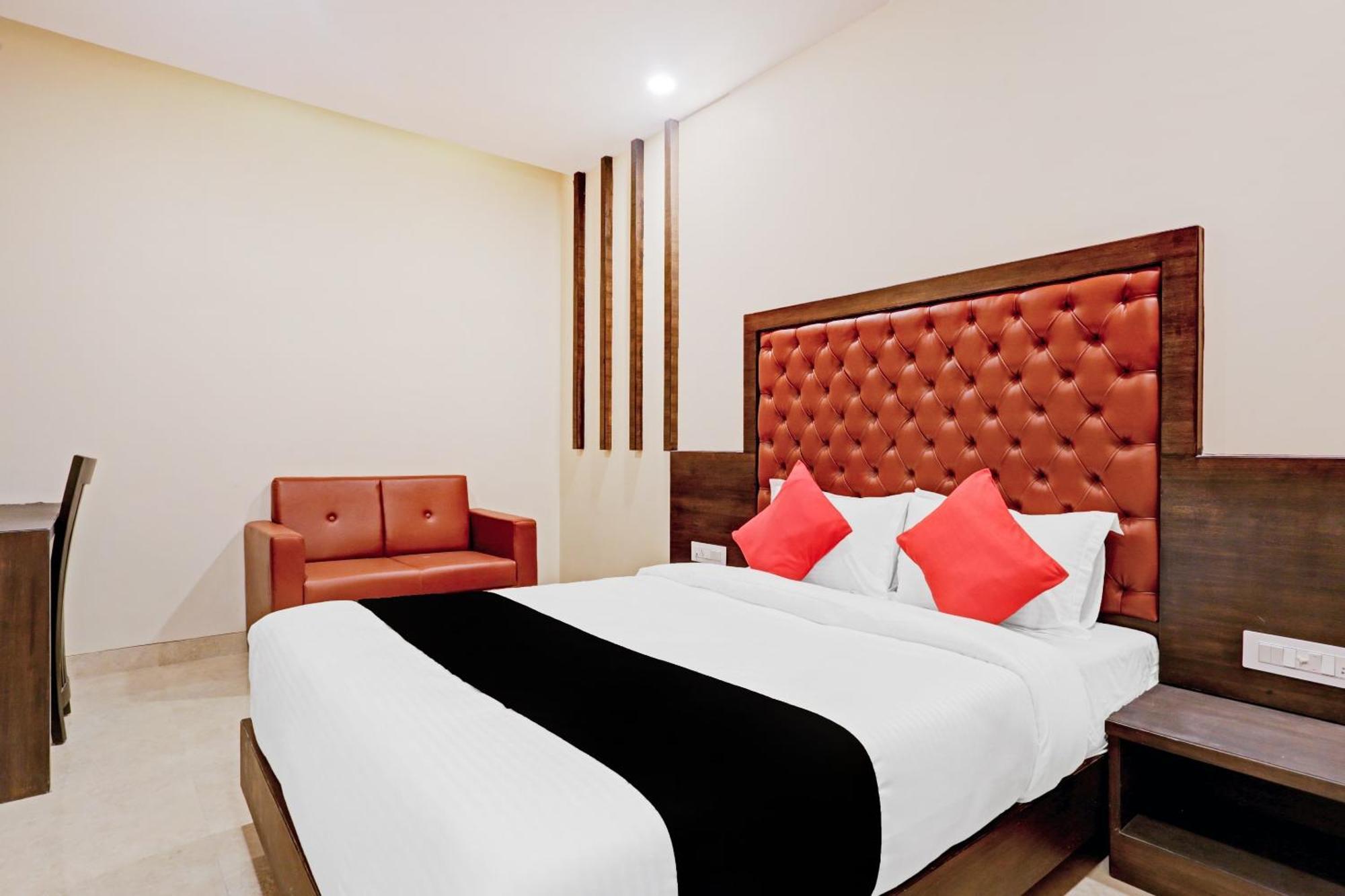 Capital O 80951 Hotel Vertigo Suite มุมไบ ภายนอก รูปภาพ