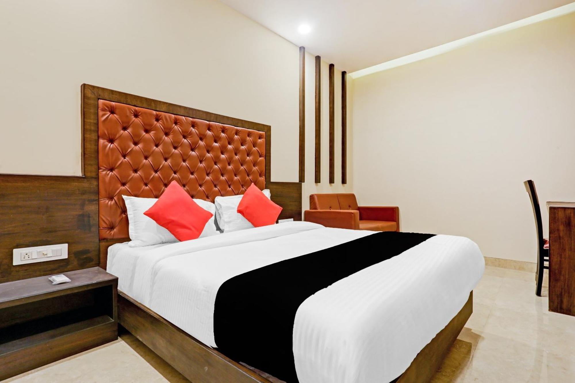 Capital O 80951 Hotel Vertigo Suite มุมไบ ภายนอก รูปภาพ
