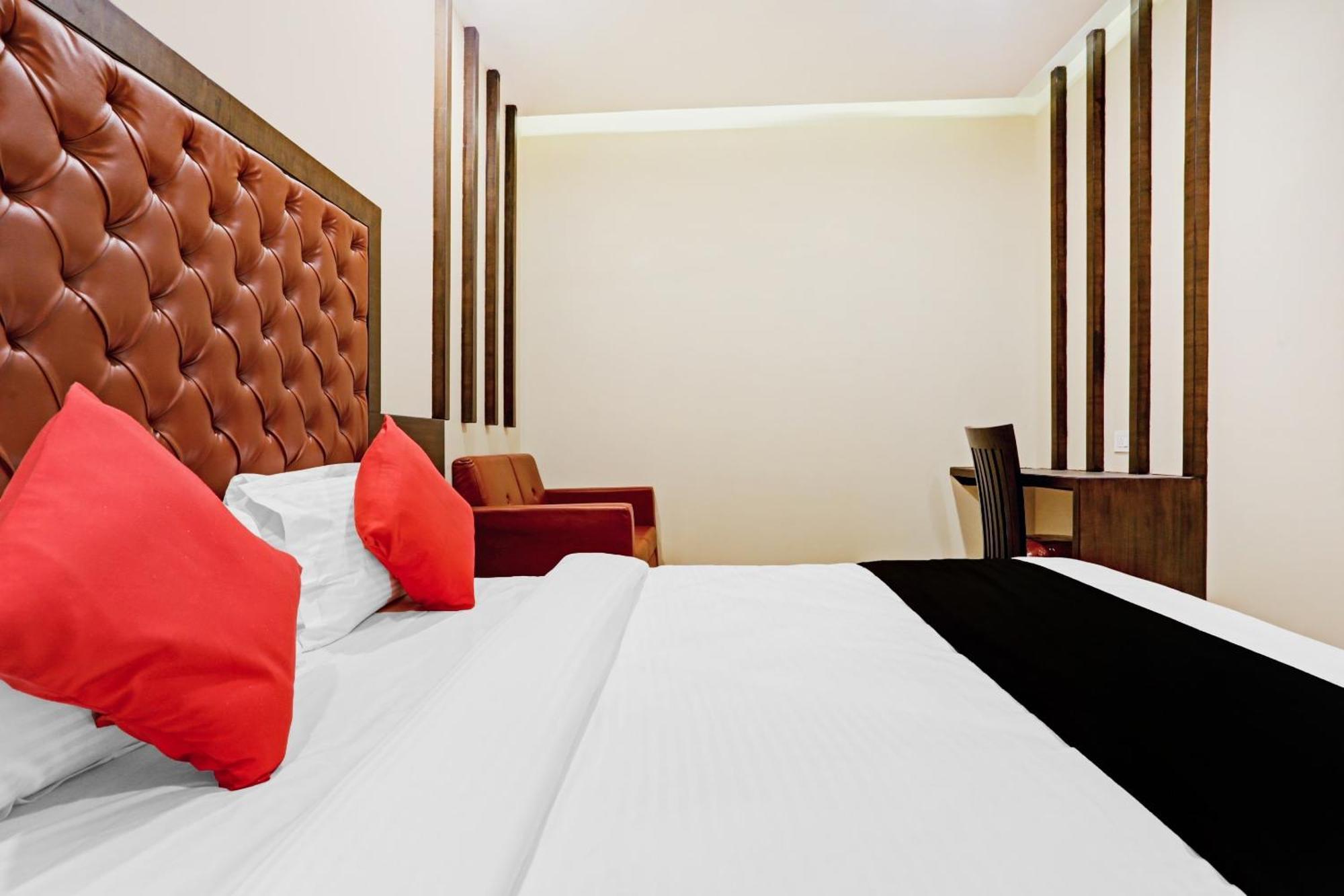 Capital O 80951 Hotel Vertigo Suite มุมไบ ภายนอก รูปภาพ